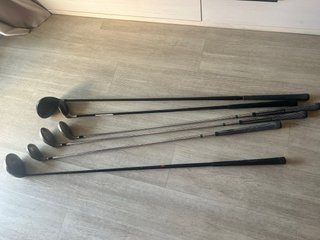 Bolsa de golf con palos TaylorMade, Callaway, Mizu