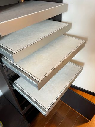 Mueble Ikea con baldas extraíbles
