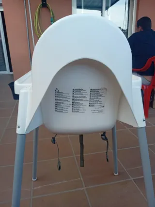 Trona Ikea blanca con mesa, precio negociable