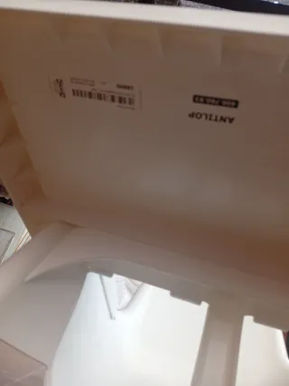 Trona Ikea blanca con mesa, precio negociable