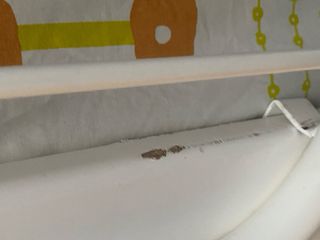 Litera con armario y escritorio