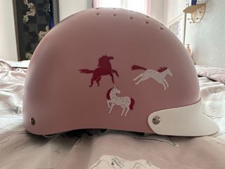 Casco equitación niña rosa con caballos