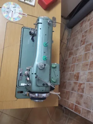 Máquina de coser Refrey Transforma