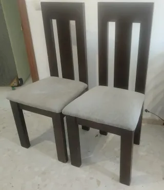 Mueble salón-comedor madera, mesa y sillas