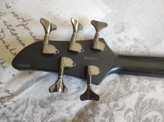 Bajo Yamaha RBX375 de 5 cuerdas