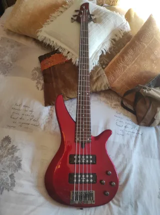 Bajo Yamaha RBX375 de 5 cuerdas