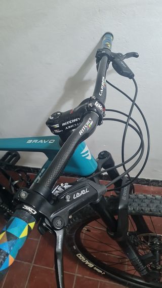 Bicicleta de carbono berria bravo