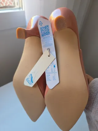 Zapatos de tacón rosa mujer