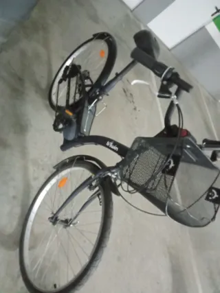 Bicicleta de paseo negra