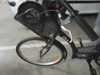 Bicicleta de paseo negra
