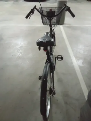Bicicleta de paseo negra