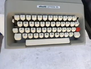 Maquina de escribir olivetti
