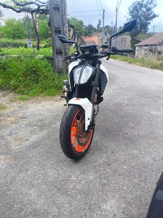 KTM 390 Duke 2018 Naranja/Blanca