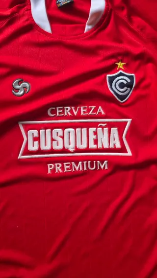 Camiseta Cienciano, Perú.  Talla L