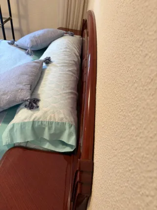 Cabecero + 2 mesitas madera