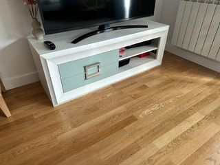 Mueble TV madera maciza blanco y verde