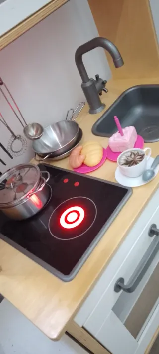 Cocinita IKEA con accesorios