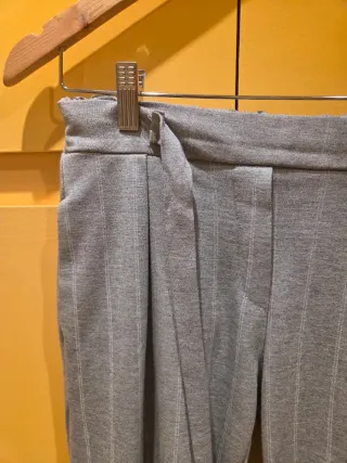 Pantalón gris