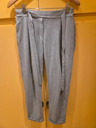 Pantalón gris