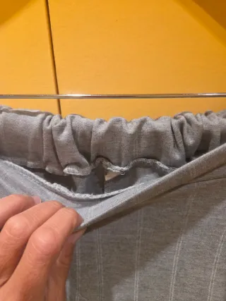 Pantalón gris
