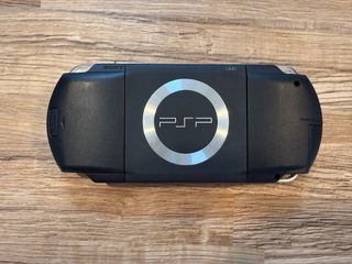 Sony PSP 1004 Negra + Cargador + Funda
