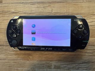 Sony PSP 1004 Negra + Cargador + Funda