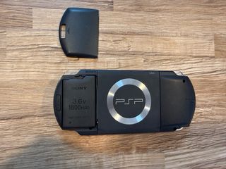 Sony PSP 1004 Negra + Cargador + Funda