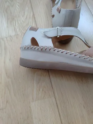 Sandalias Pikolinos Oro y Blanco