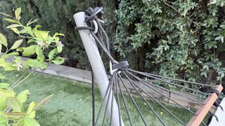 Hamaca Ikea gris con estructura