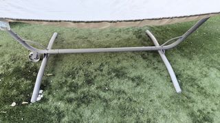 Hamaca Ikea gris con estructura