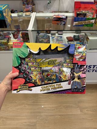 Colección Pokémon Mega Lucario Héroes Ascendentes