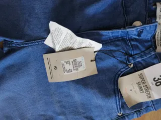 Pantalones vaqueros pitillo elásticos Denim Co tal