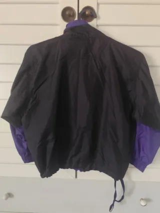 Giacca a vento Nike nera e viola taglia 6/7 anni