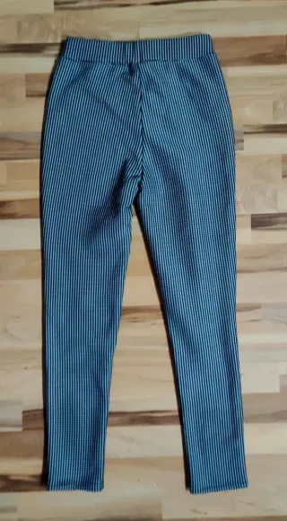 Pantalones tipo leggins cuadros blanco y negro