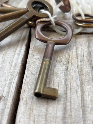 Conjunto de llaves antiguas