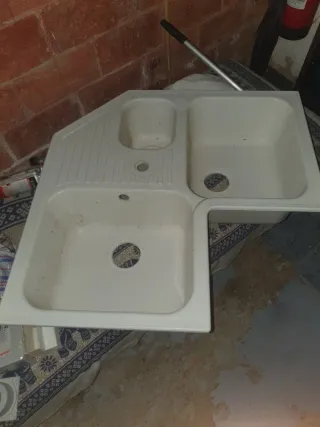 Lavando ad angolo a 2 vasche, 26€ ciascuno