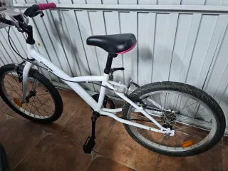 Bicicleta infantil B'TWIN blanca de 20".