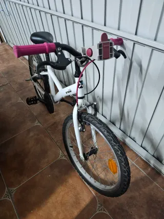 Bicicleta infantil B'TWIN blanca de 20".