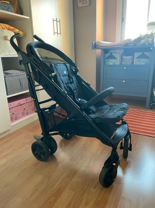 Silla de paseo Joie negra