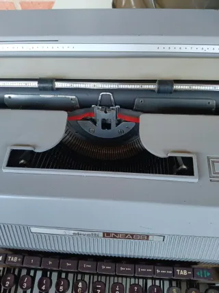 Olivetti LINEA 88 Máquina de escribir