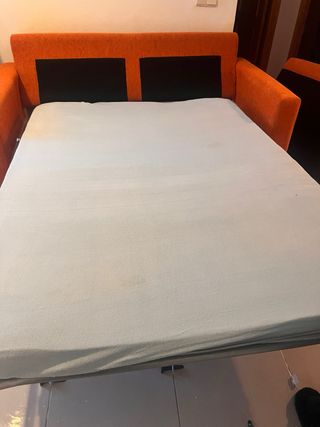 Sofá Cama Naranja y Multicolor