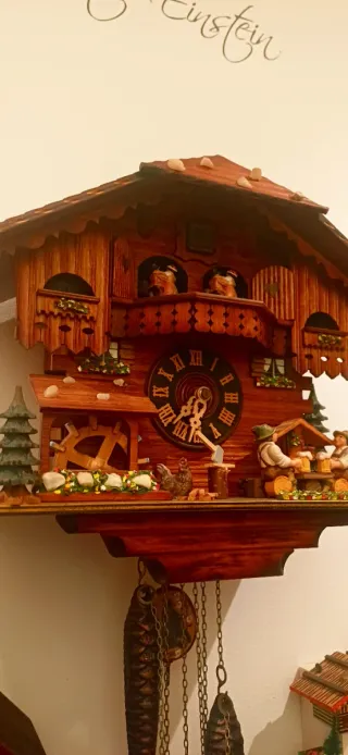 Orologio a cucù in legno