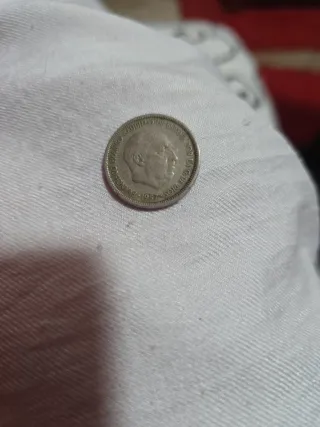 Moneda 5 Ptas con errata en columna