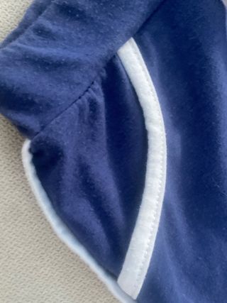 Pantalones cortos deportivos azul y blanco