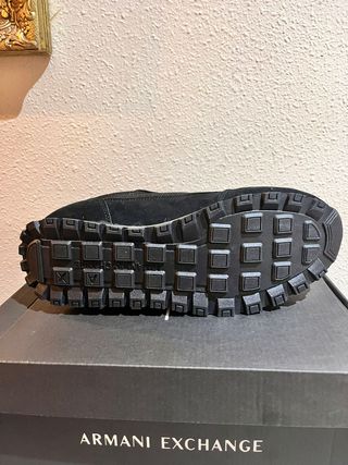 Zapatillas Armani Exchange AX Negras y Blancas
