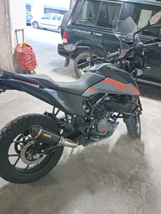 KTM 390 Adventure Negra y Naranja
