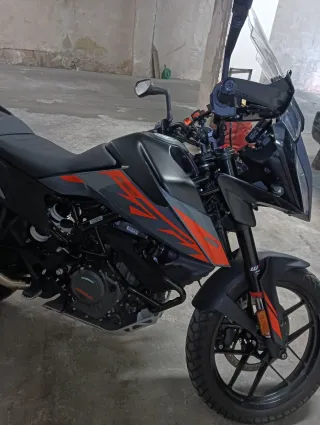 KTM 390 Adventure Negra y Naranja