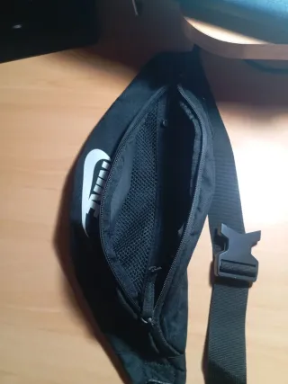 Riñonera Nike Negra