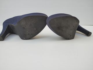 Zapatos de tacón azul grisáceo con plataforma