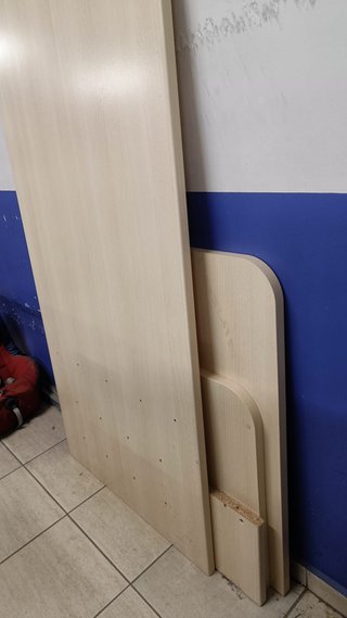 Cuna convertible en habitación infantil